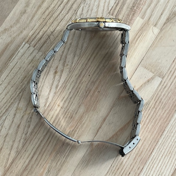 Vitesse Men’s Watch Vintage Two Tone Bracelet and Case Gray Dial Date Window - Picture 7 of 12